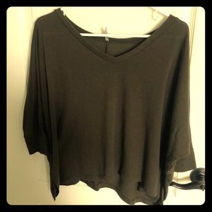 3/4 sleeved olive green top